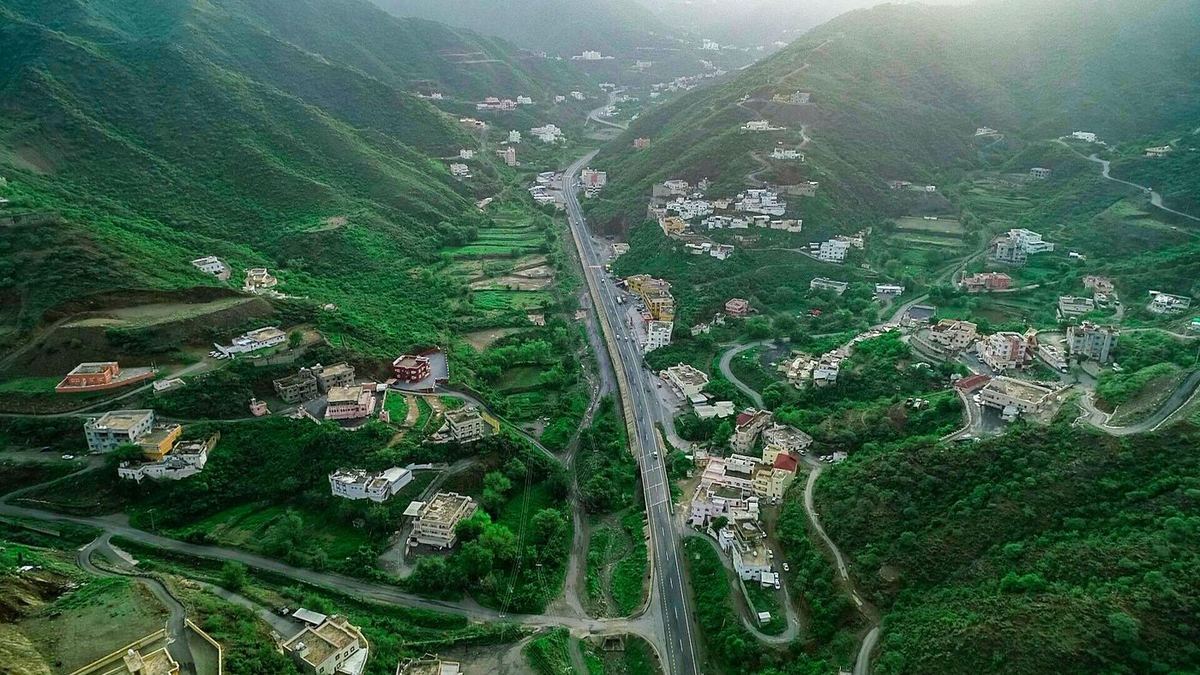 Abha & Asir Mountains - Rijal Almaa Village